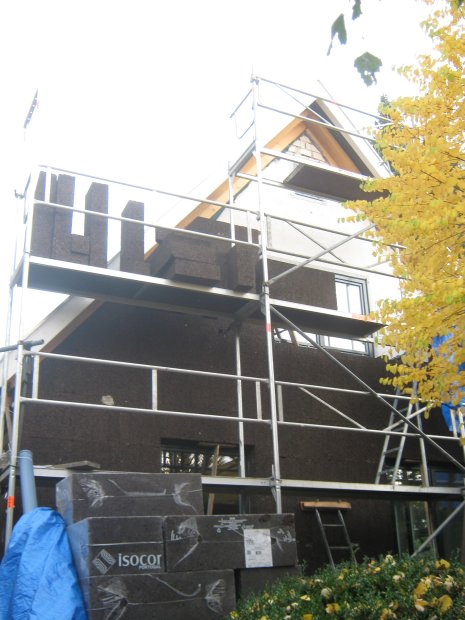 Fassadendämmung mit 18cm Korkdämmplatten